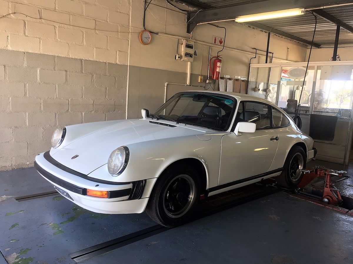 Classic white Porsche 911